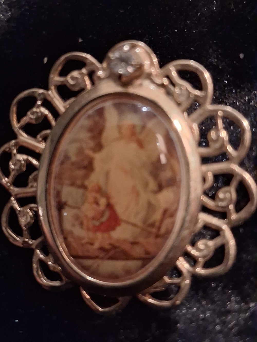 Vintage Gold-Tone Guardian Angel Cameo Brooch - Cream, Pink
